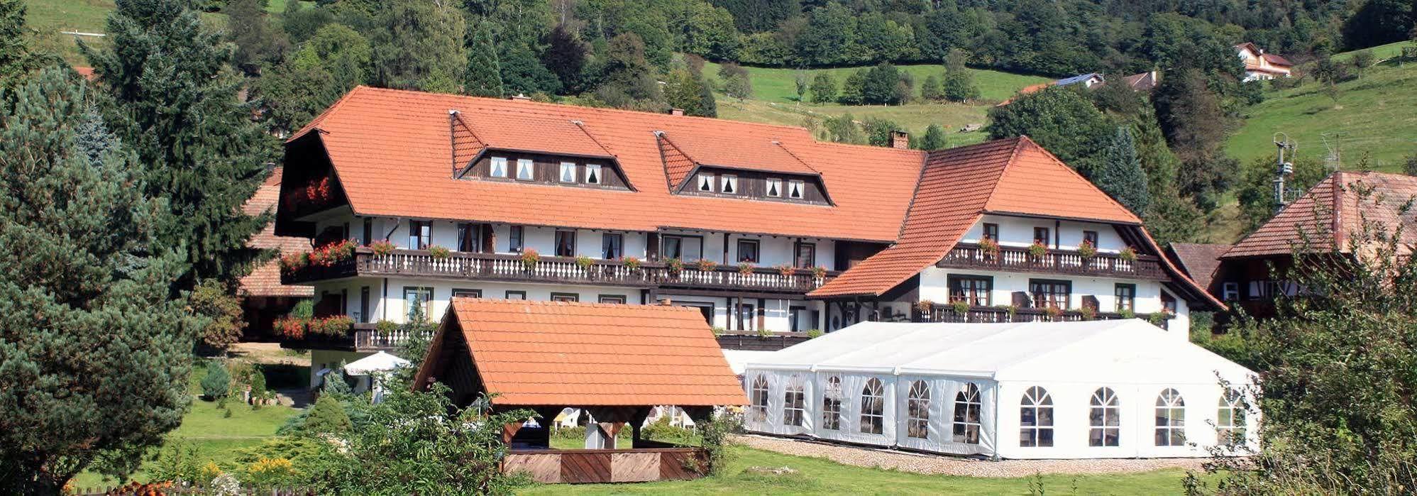 Boutique Wellnesshotel Landmann Steinen  Exterior foto